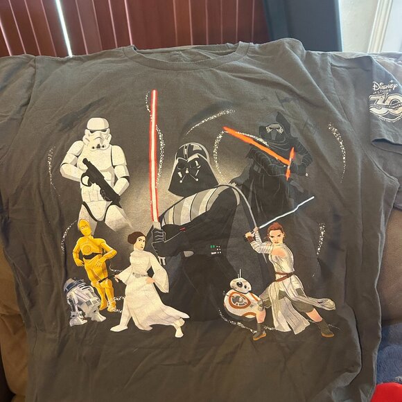 Star Wars "The Force Awakens" T-Shirt Disney Store 30th Anniversary T-Shirt - Picture 1 of 3